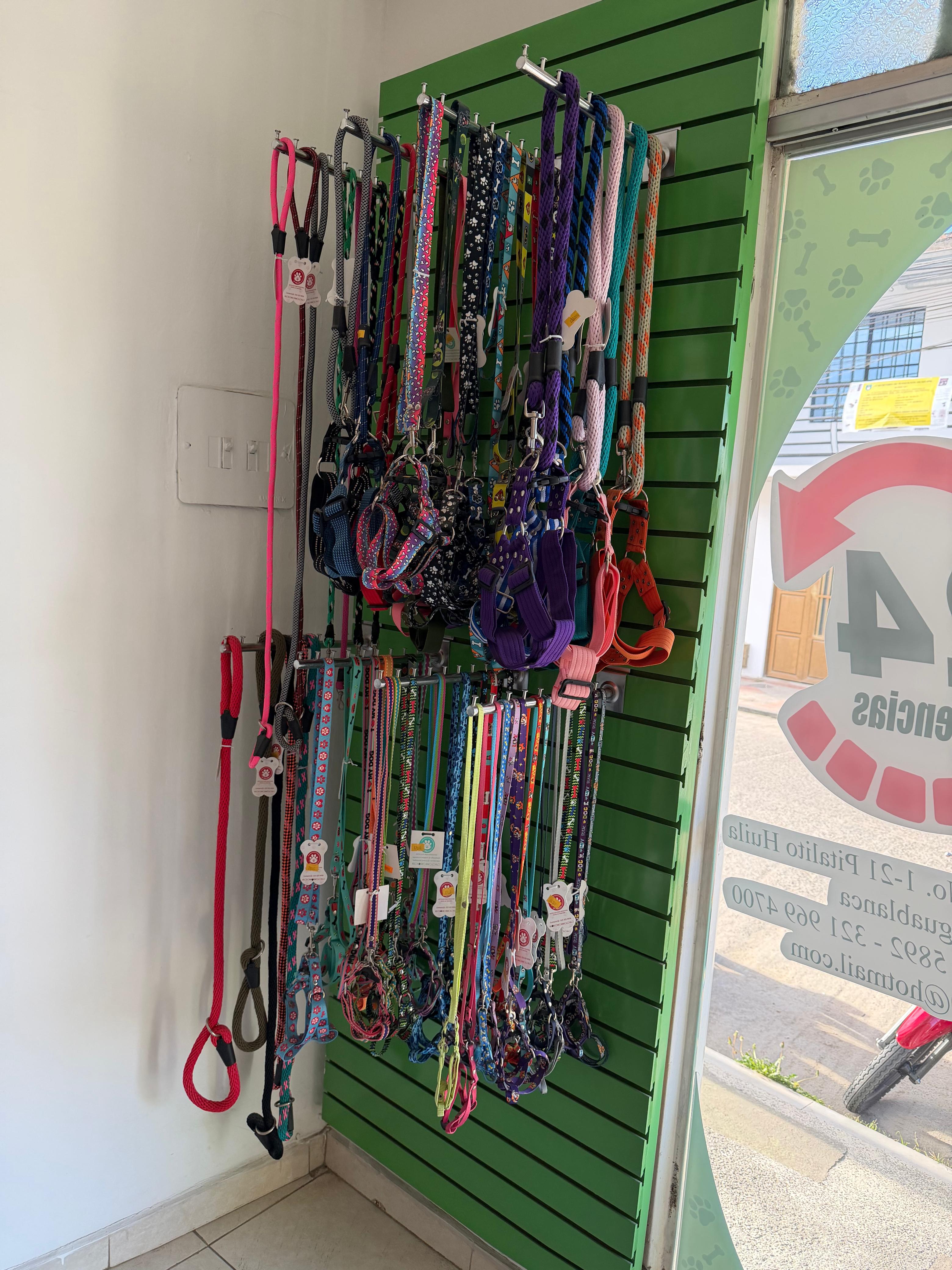Zona de Accesorios y Collares